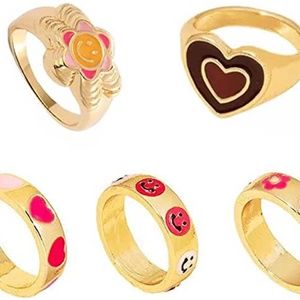 Gold rings w/ designs! size 6.5in.
